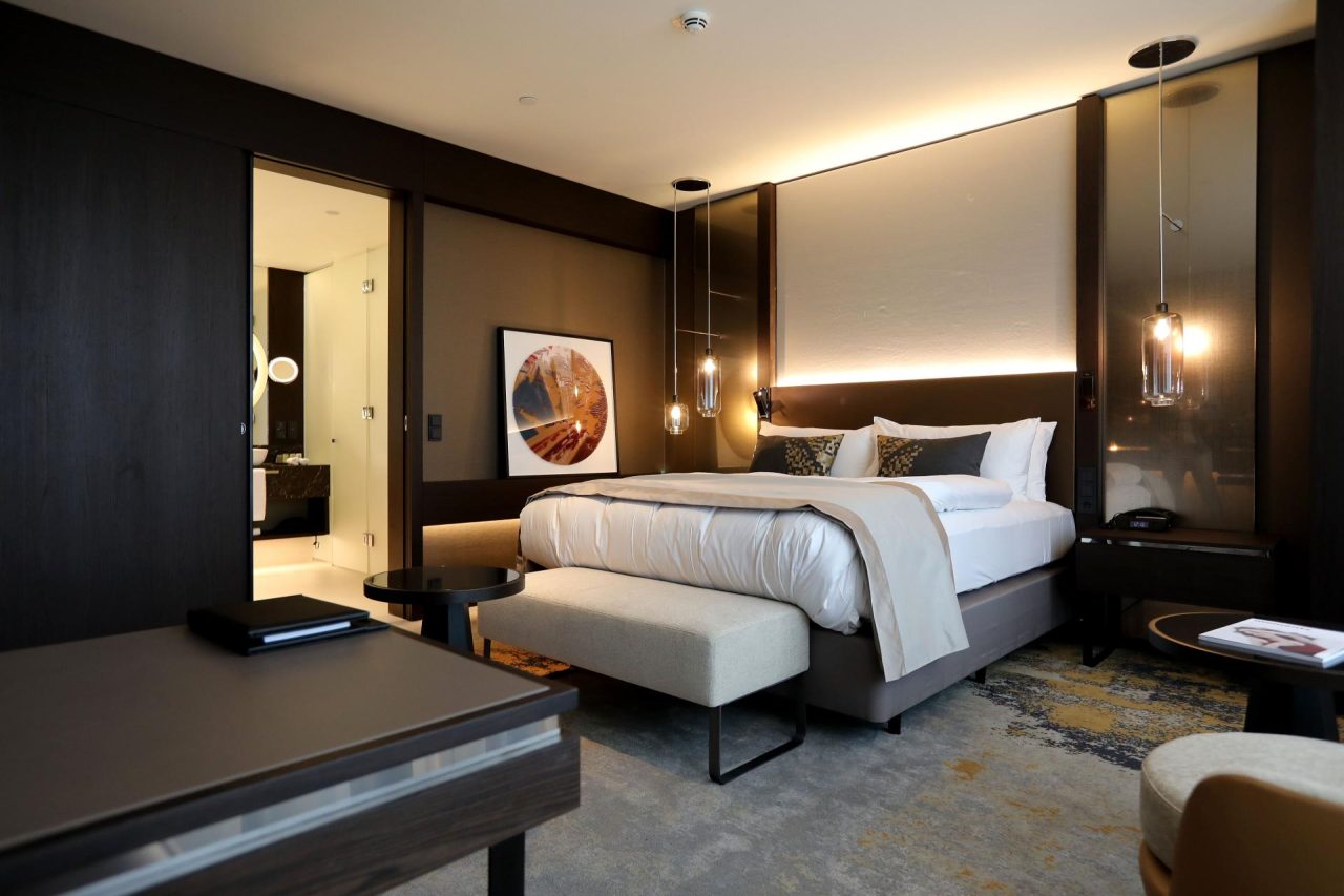 Alarwool - custom woven carpets - king room 5