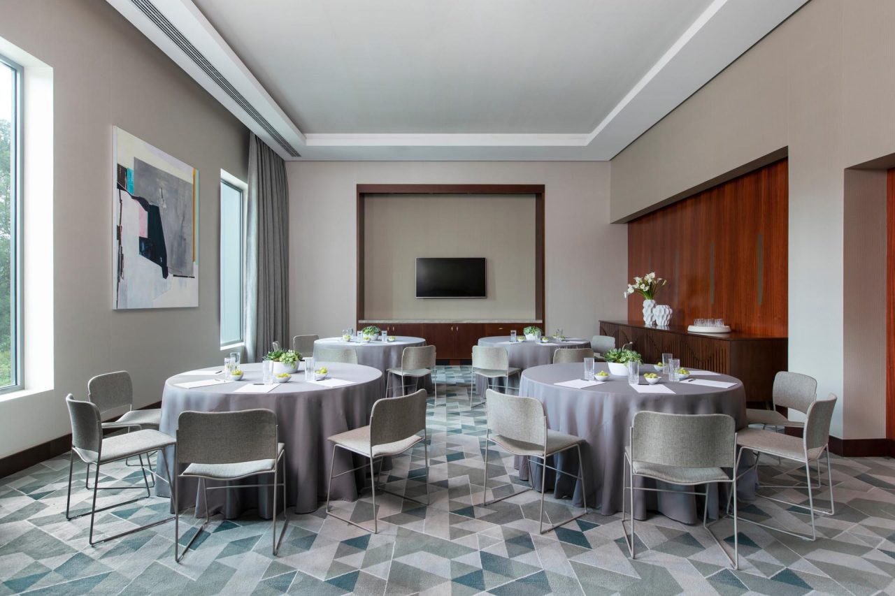 Alarwool - custom woven carpets - four season hotel sao paulo meeting room