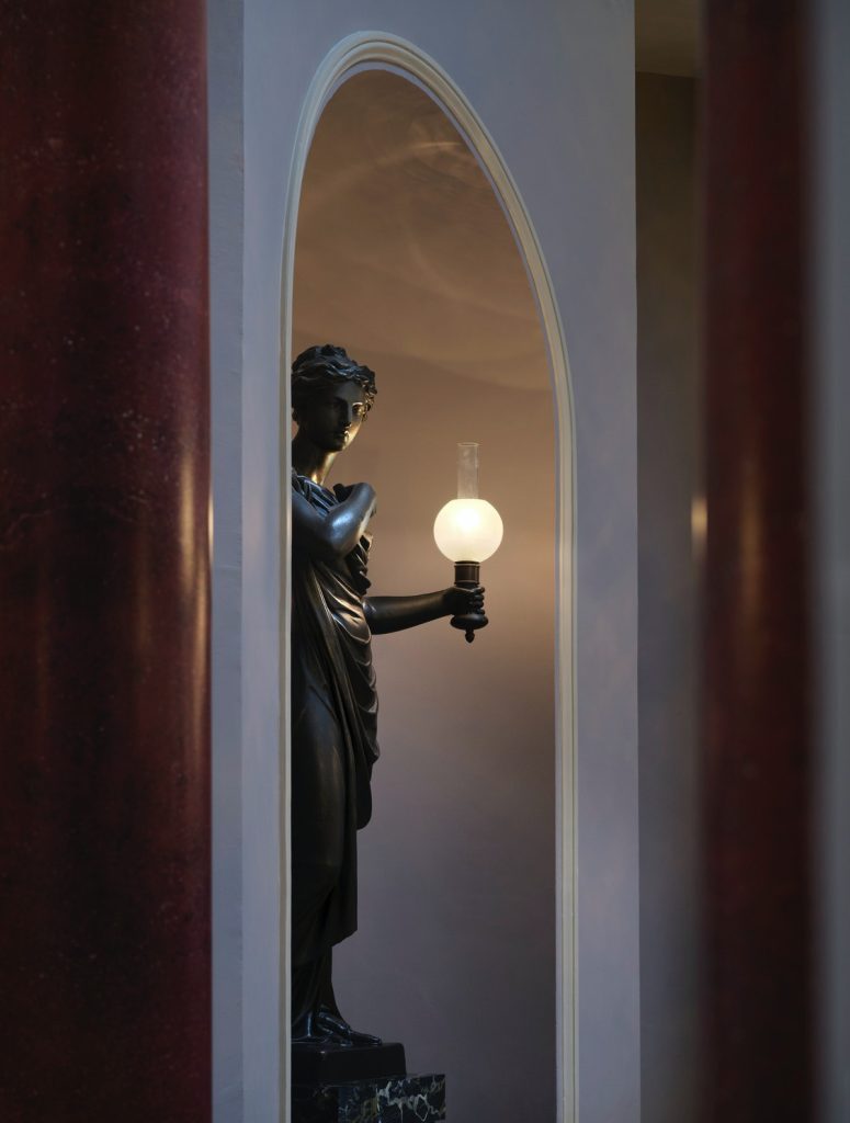 THEATRE ROYAL DRURY LANE, LONDON 12 Alarwool - custom woven carpets - 1425 n166 htweb