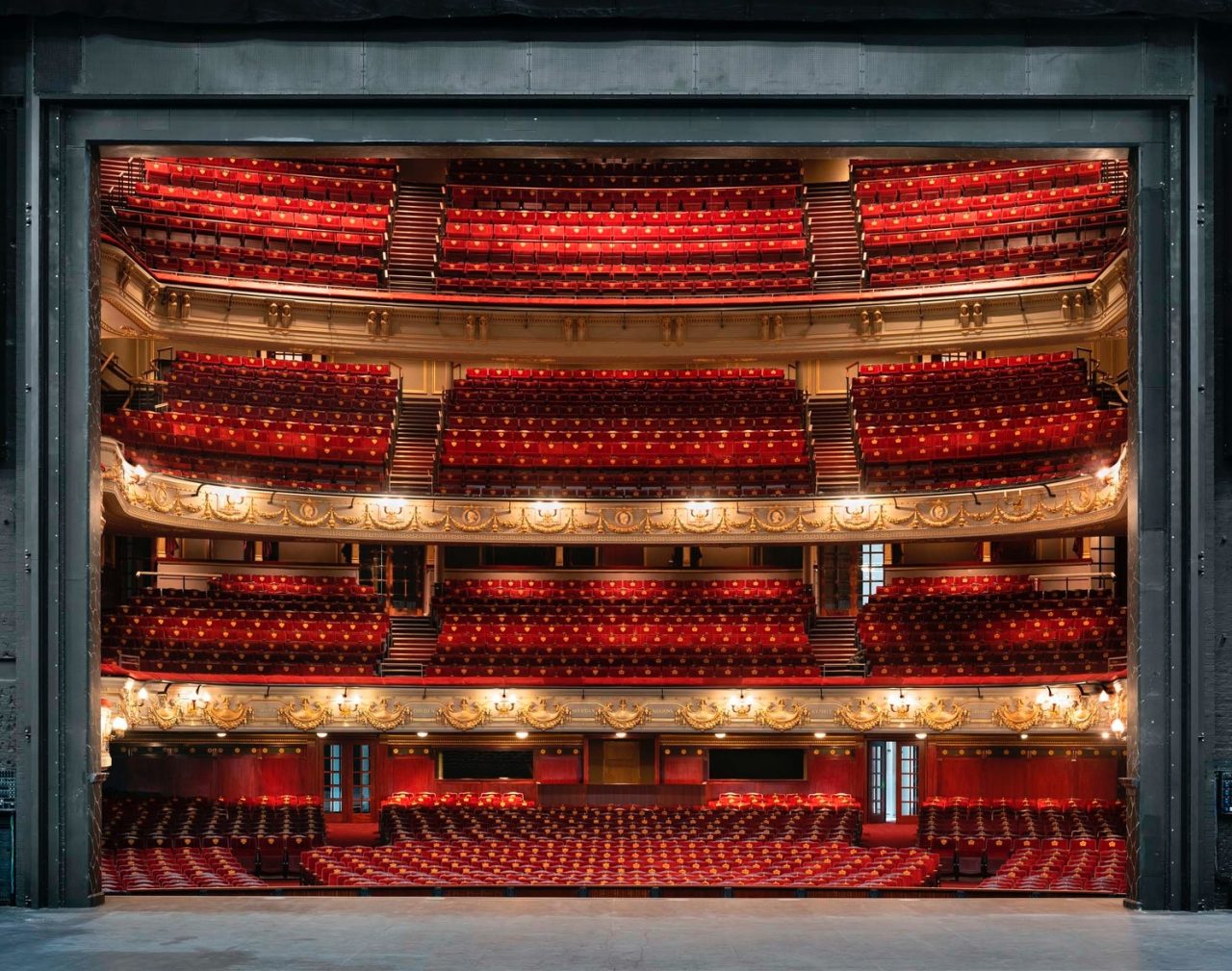 THEATRE ROYAL DRURY LANE, LONDON 5 Alarwool - custom woven carpets - 1425 n54 htweb 1