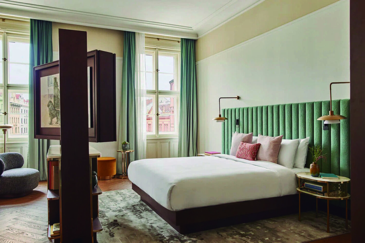 Alarwool - custom woven carpets - andaz prague 02