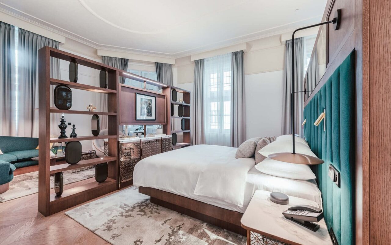 Alarwool - custom woven carpets - andaz prague 04