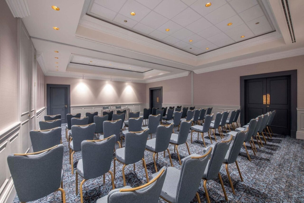 Alarwool - custom woven carpets - courtyard marriot tbilisi meeting room 05