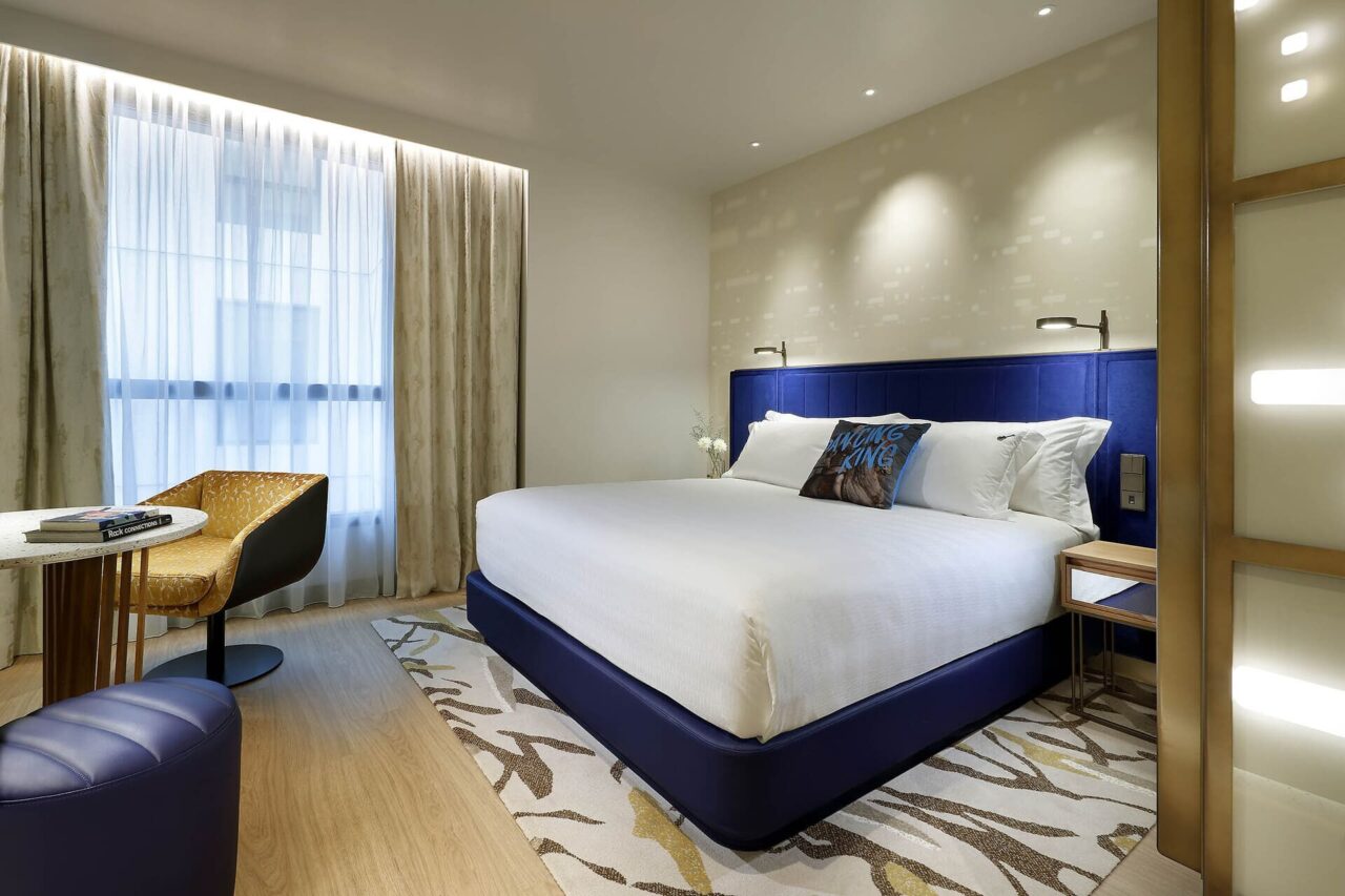 Alarwool - custom woven carpets - hard rock hotel madrid DELUXE ROOM 01