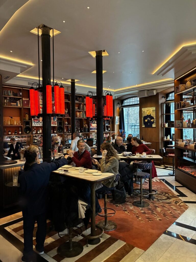 Alarwool - custom woven carpets - keli restaurante madrid 641106577 17867344233573725 4502803239788146399 n